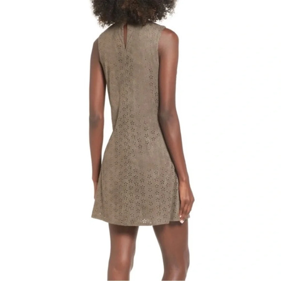 Trixxi Women’s‎ High Neck Faux Suede Floral Mini Shift Dress Size XS - Picture 3 of 7